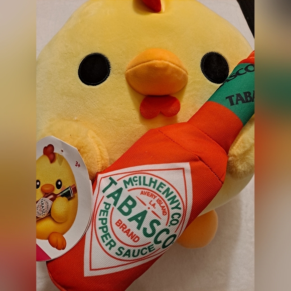 Zuru Snackles Dani Chicken Plush Stuffed Animal Toy with Tabasco Bottle - Picture 5 of 6